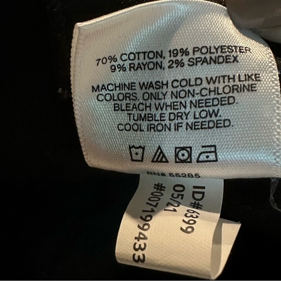 Express NWT Mid Rise Skinny Supersoft Black Jeans SHORT - Picture 7 of 8